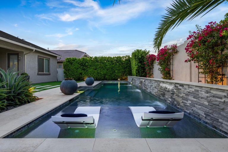 5 Simple Tips To Transform Your Pool Into An Oasis